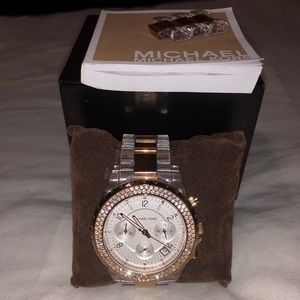 Women Micheal Kors Watch